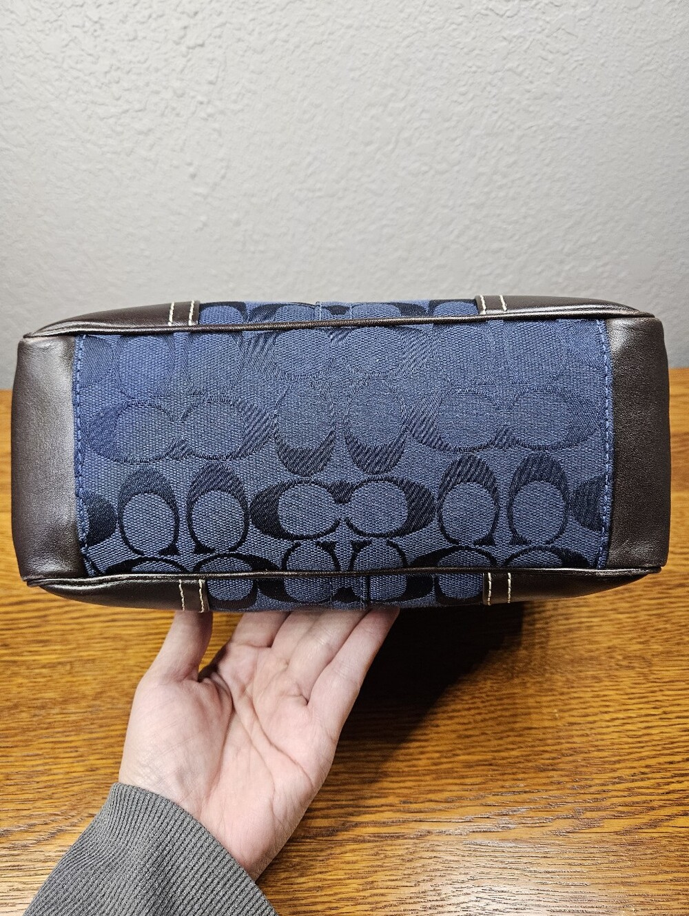 Coach Legacy Signature Lunch Tote - Picture 7 of 16